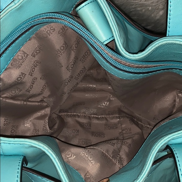 ⭐️Authentic Michael Kors Hand bag - Picture 8 of 8